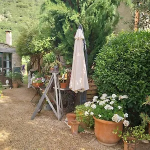 L'olivier Sur La Place Bed & Breakfast